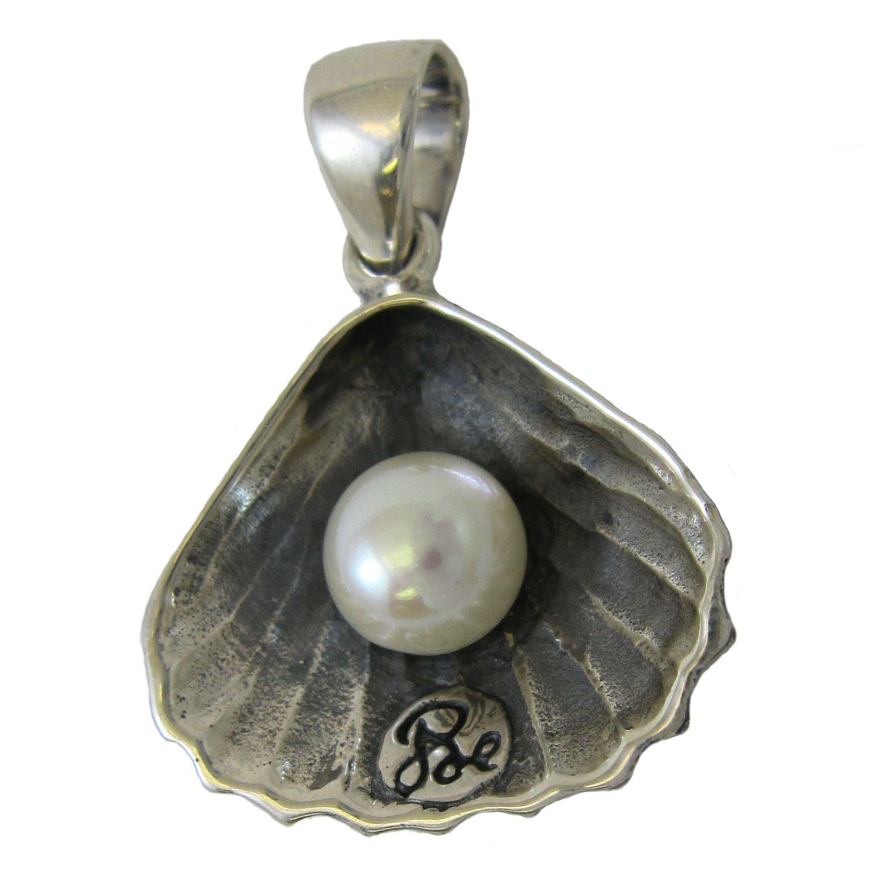 Sterling silver shell pendant with pearl                                                                                                                                                                                                                  